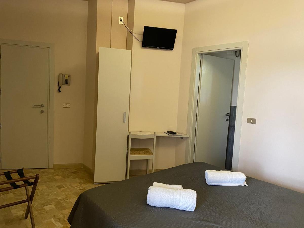 Hotel Moderno - Bed & Breakfast Τσέρβια Εξωτερικό φωτογραφία