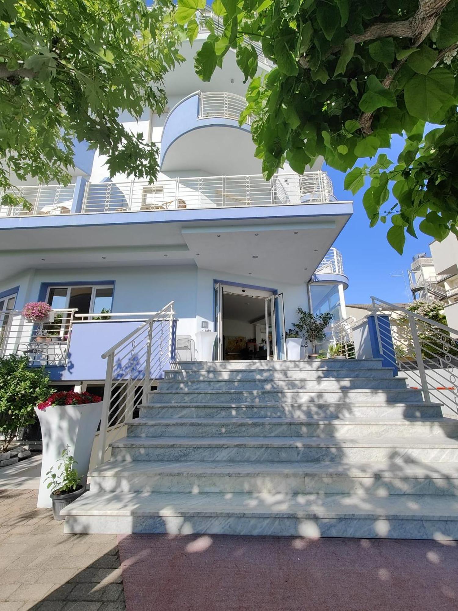 Hotel Moderno - Bed & Breakfast Τσέρβια Εξωτερικό φωτογραφία