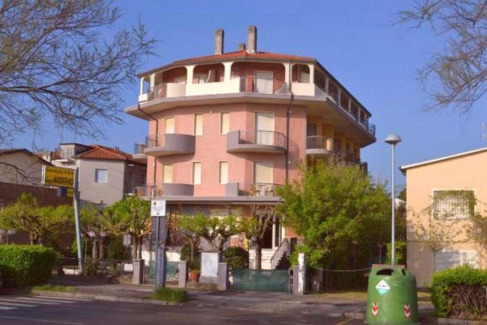 Hotel Moderno - Bed & Breakfast Τσέρβια Εξωτερικό φωτογραφία