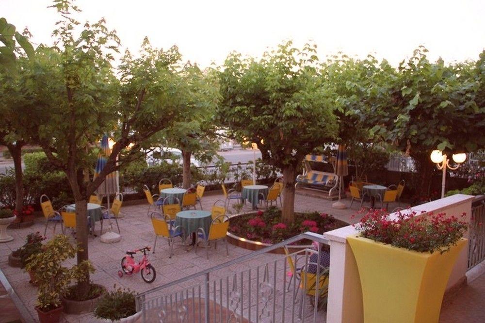 Hotel Moderno - Bed & Breakfast Τσέρβια Εξωτερικό φωτογραφία
