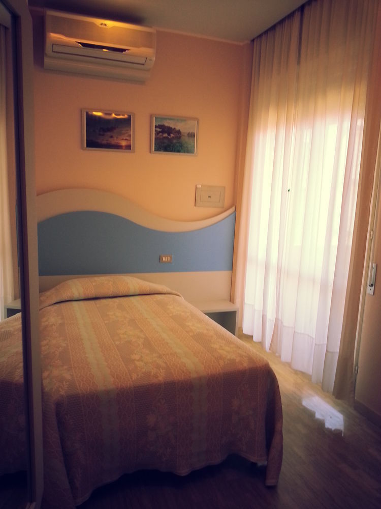 Hotel Moderno - Bed & Breakfast Τσέρβια Εξωτερικό φωτογραφία