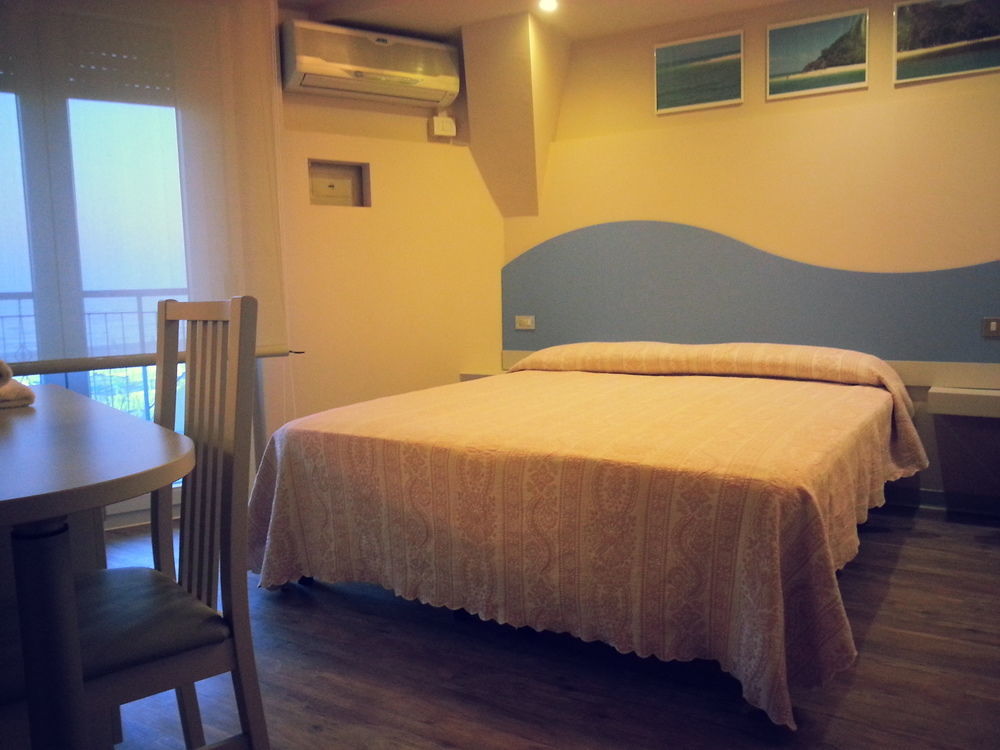 Hotel Moderno - Bed & Breakfast Τσέρβια Εξωτερικό φωτογραφία