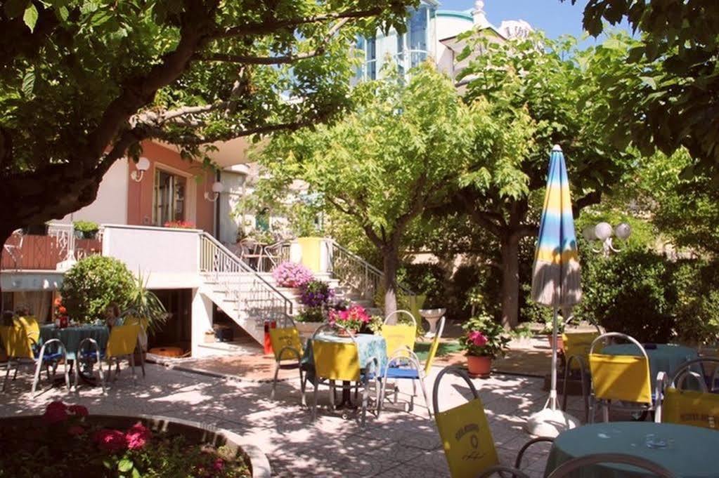 Hotel Moderno - Bed & Breakfast Τσέρβια Εξωτερικό φωτογραφία
